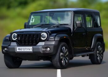 Mahindra Thar Roxx Makes City Driving Feel Like an Off-Road Thrill Ride!