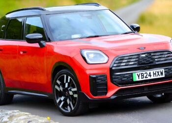 Mini Countryman SE All4 Launch: 313hp Electric Beast Hits India at ₹66.90 Lakh!