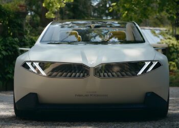 BMW’s Neue Klasse Momentum Grows as Mercedes Prepares Big CES Tech Unveils